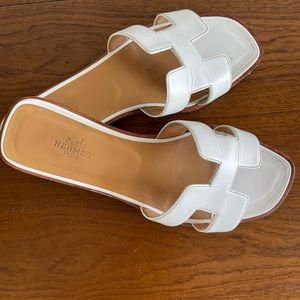 Hermès Oran sandals in excellent used condition!